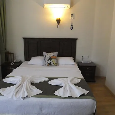 Hotel Hadrian Gate 3*